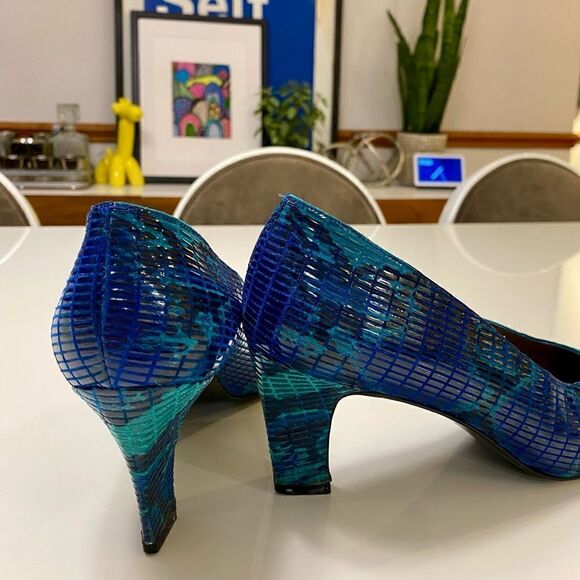 RARE 1980’s Disco Style Stuart Weitzman Teal Blue Snakeskin Embossed Heels - Picture 8 of 10